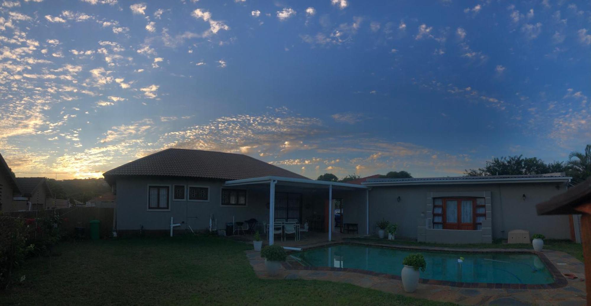 Danville Forest Guest House & Apartments ダーバン エクステリア 写真