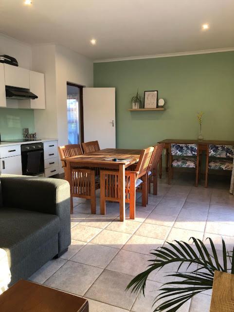 Danville Forest Guest House & Apartments ダーバン エクステリア 写真