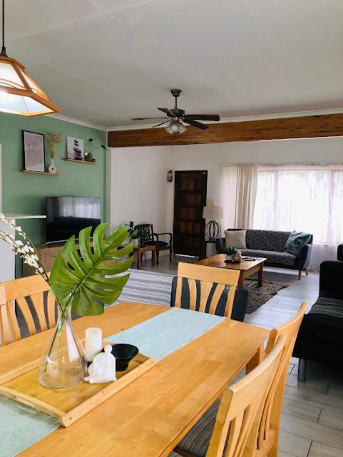 Danville Forest Guest House & Apartments ダーバン エクステリア 写真